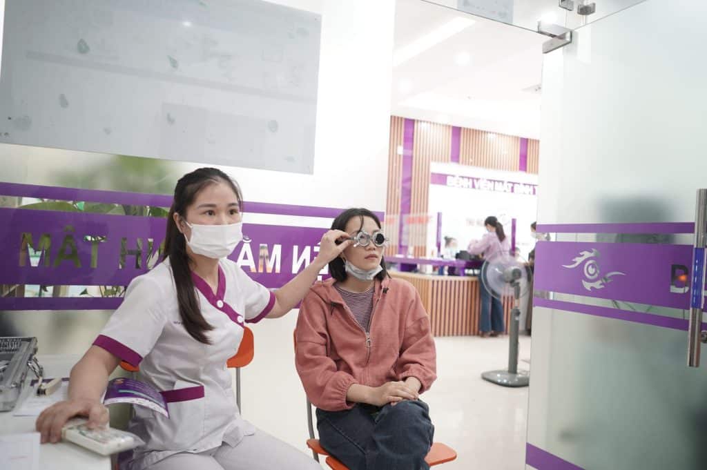 Cắt kính giá rẻ tại Thanh Hóa tới Bệnh Viện Mắt Bình Tâm